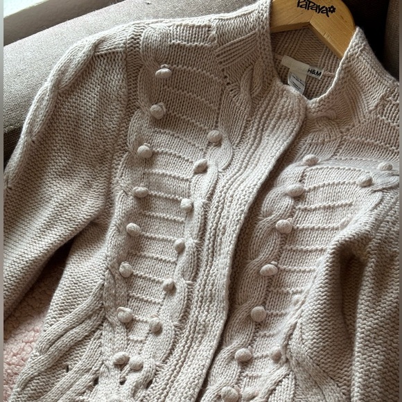 Blush Pink Cardigan - a crochet tufted dot cable knit design. Size Small H&M - Picture 4 of 8